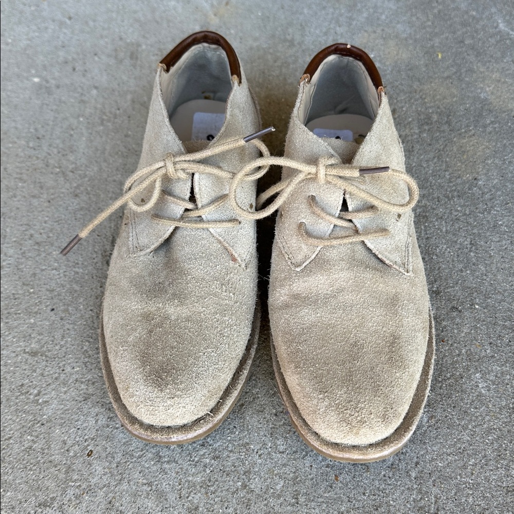 Kenneth Cole Kids Dress Shoes in Cream and Brown